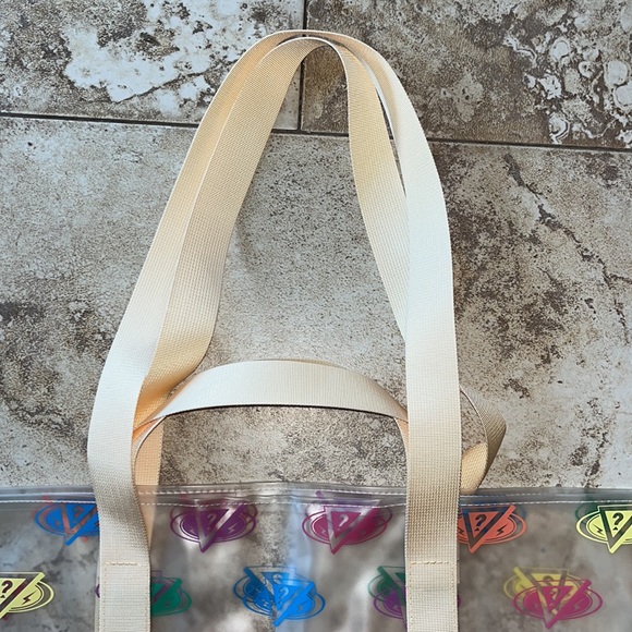 BNWT GUESS ?/ J. BALVIN 2020 frosted tote bag. - Picture 3 of 8